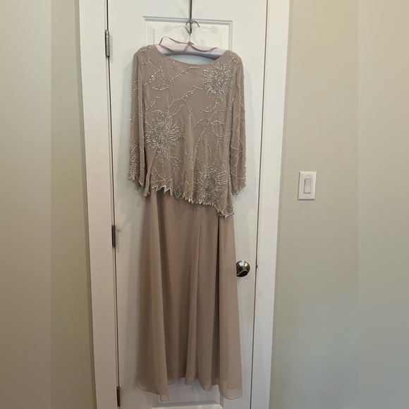 Beautiful Mother of the bride/groom evening dress - Picture 4 of 5